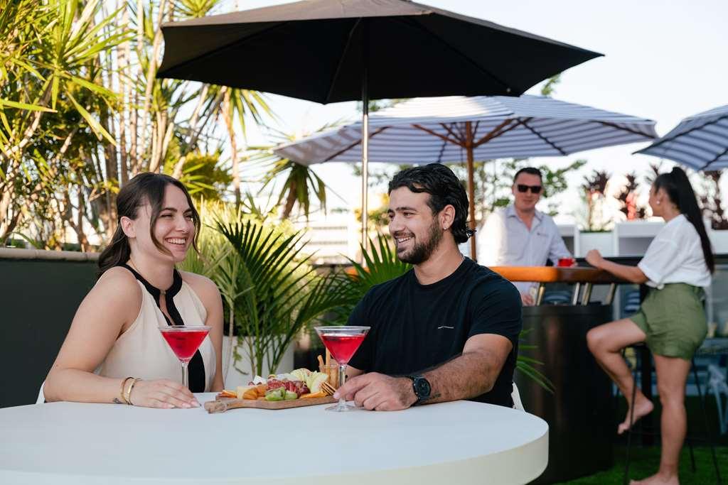 H On Mitchell Apartment Hotel Darwin Restaurant photo