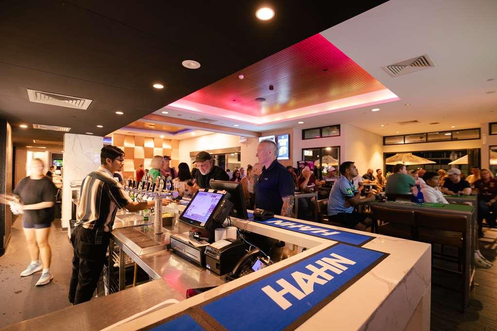 H On Mitchell Apartment Hotel Darwin Restaurant photo